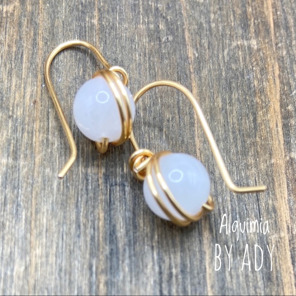 14k gold white jade drops earrings - Picture 2 of 8